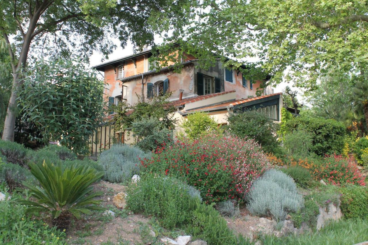 Ferienhaus Exceptionnel, Maison De Dans Parc, Climatisation, Parking, Calme Assure Marseilles